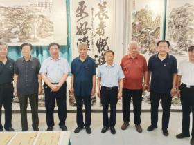 山东潍坊举办“百年荣光. 更好潍坊”  老干部书画展