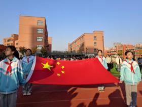 山东省枣庄市立新小学东校区开展“筑牢安全防线, 争当消防卫士”主题系列活动