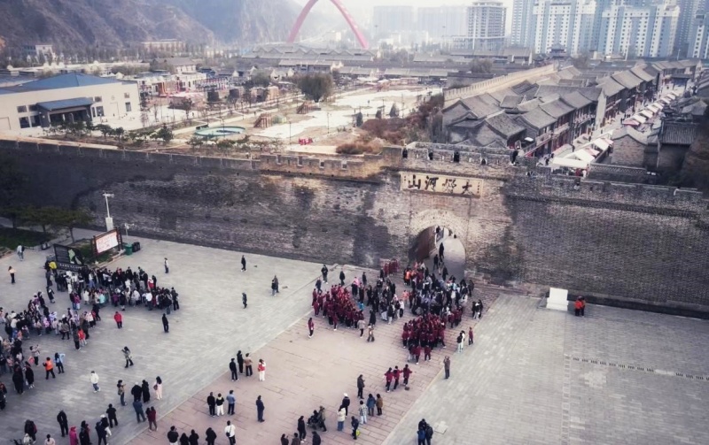 俄罗斯与蒙古国600余名青少年齐聚张家口 大境门研学共叙友谊-图片1