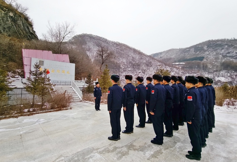 “白山忠魂映初心 戍边铁警励忠诚”国家公祭日主题教育活动-图片1