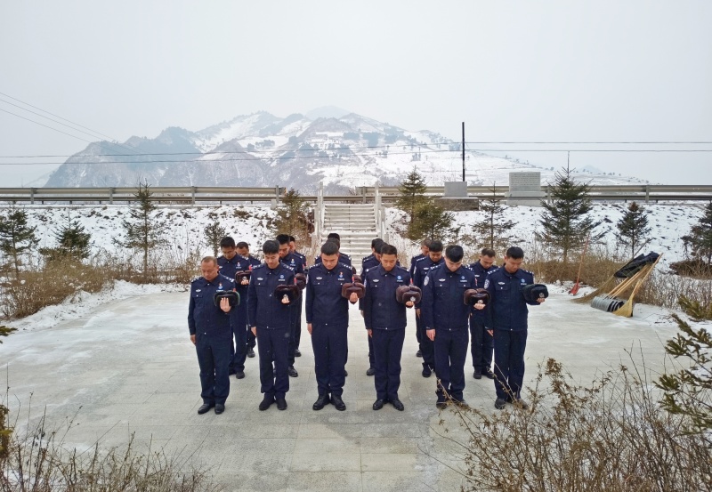 “白山忠魂映初心 戍边铁警励忠诚”国家公祭日主题教育活动-图片2