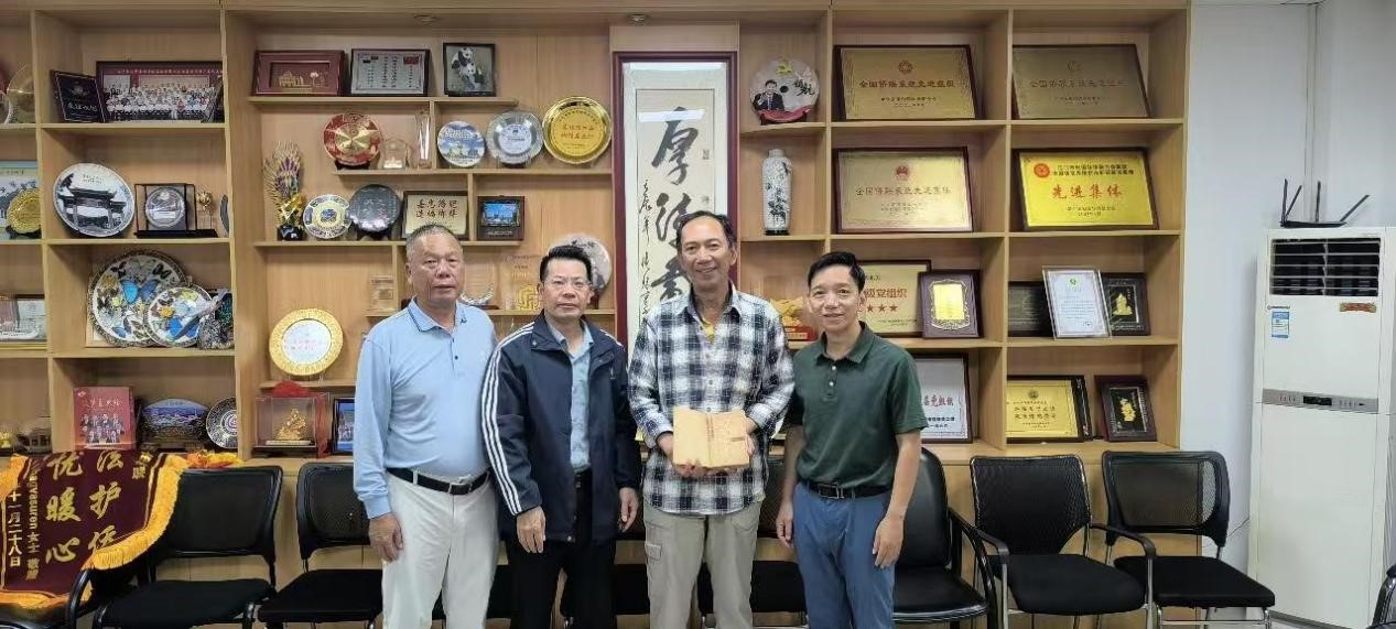 【桑梓情深】澳洲华人张江平向家乡江门捐赠珍贵侨史文物-图片1