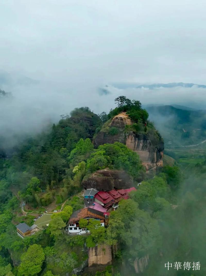 吳穎鴻:講好當代中國故事任重道遠——在世界華文記者協會—2025武夷山高峰論壇上的講話-图片1