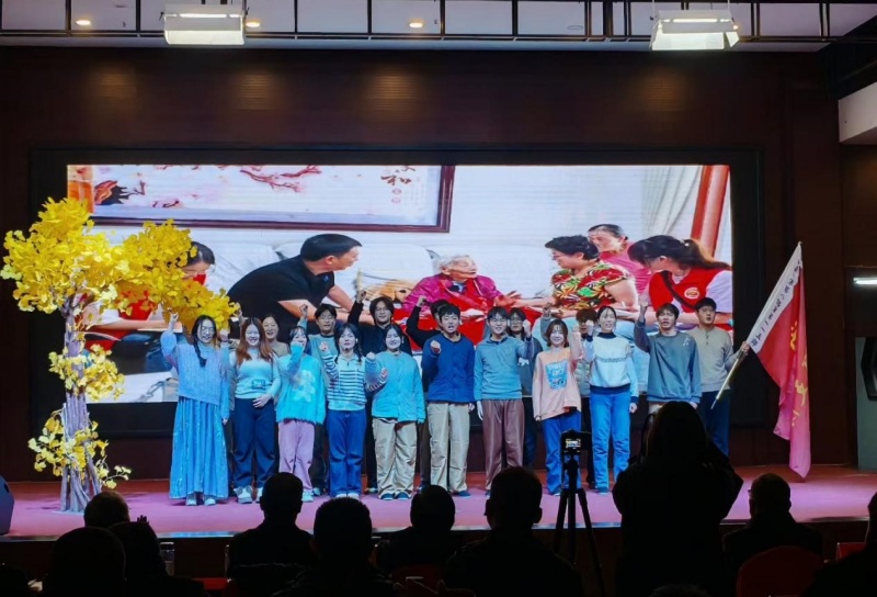 赓续红色血脉 青春致敬英雄 纪念运河支队成立86周年暨大学生舞台剧《运河军嫂》首演活动在徐州举行-图片5