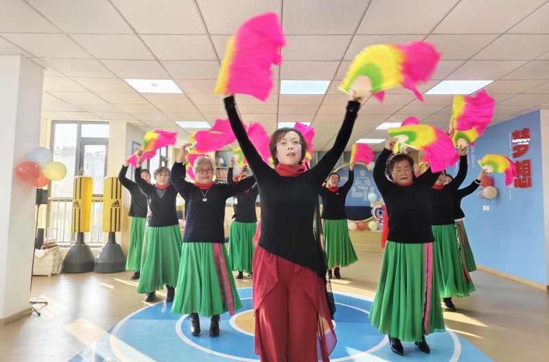 联欢.礼遇.关爱三曲同奏 奏响鲁古埠社区和谐乐章-图片2