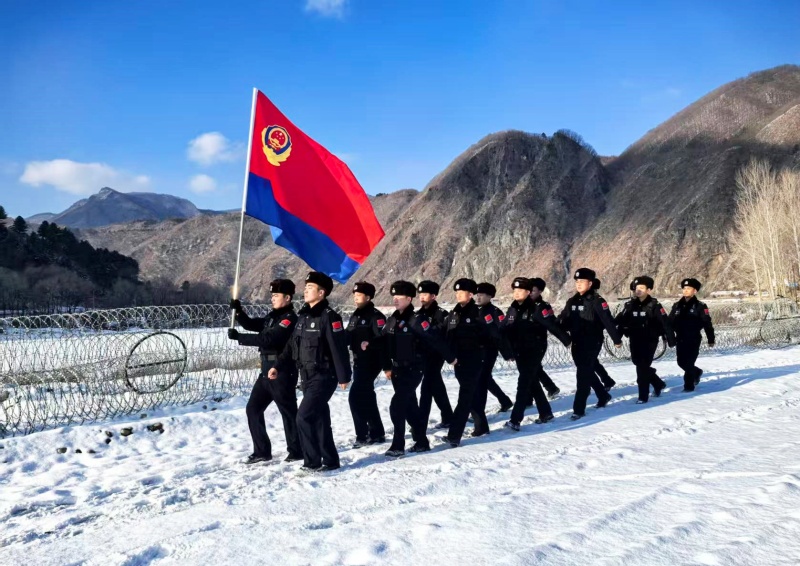 党建联盟: 警徽闪耀映初心,党建合力铸警魂-图片2