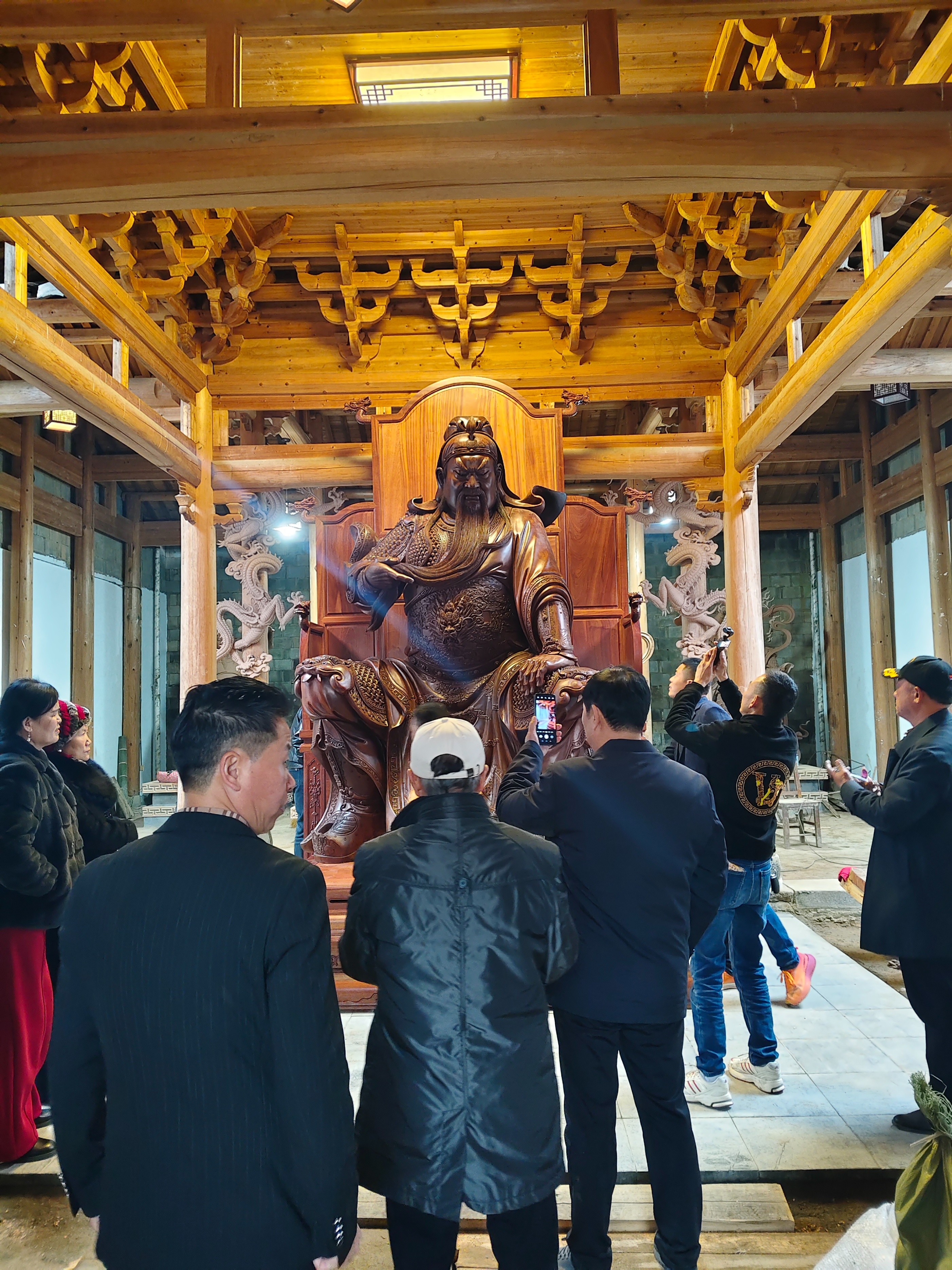 中国最大楠木关帝像落户武夷山 “双世遗”胜地再添人文新亮点-图片1